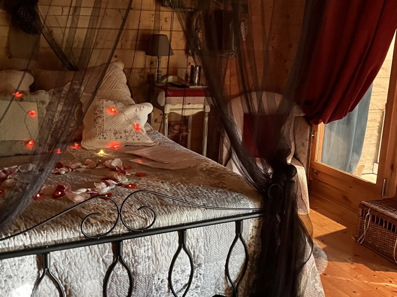 Photo La cabane cachée du jardin et sa balneo 