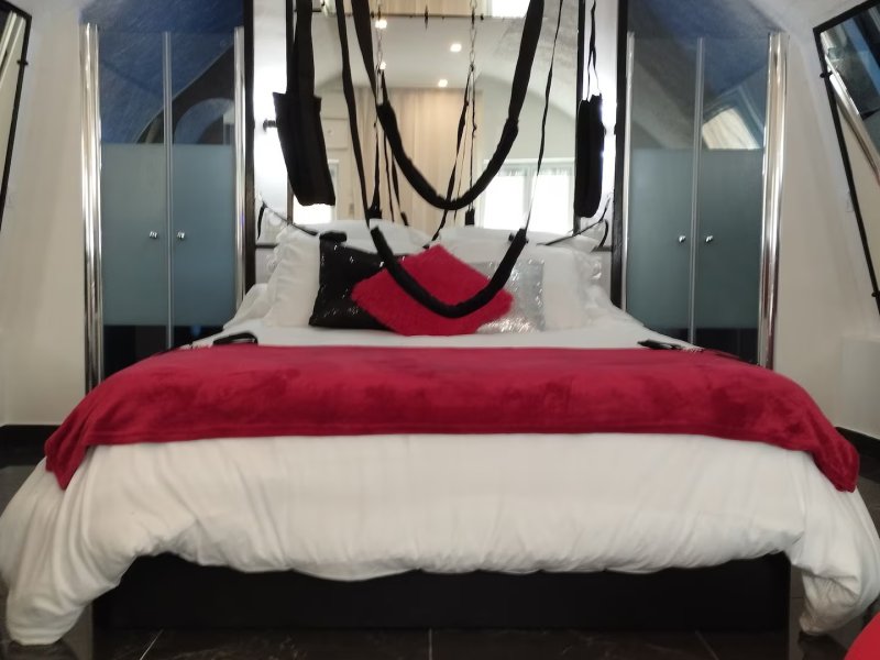 Photo La suite miroir, love room jacuzzi