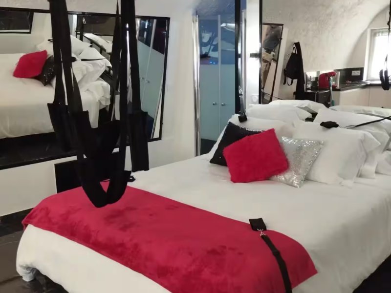 Photo La suite miroir, love room jacuzzi